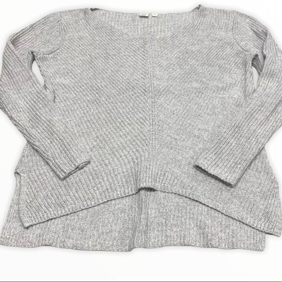 Gap Women’s Light Gray V-neck Sweater size Medium - Picture 4 of 6